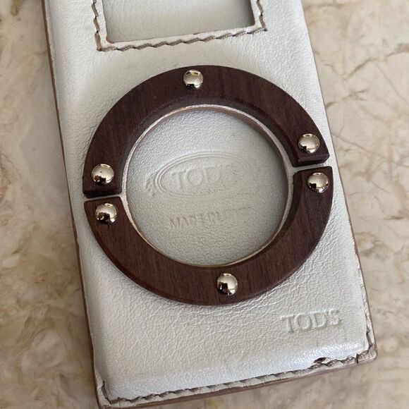 Rare Tod’s Leather IPod Nano Wearable Case Necklace - Picture 3 of 12
